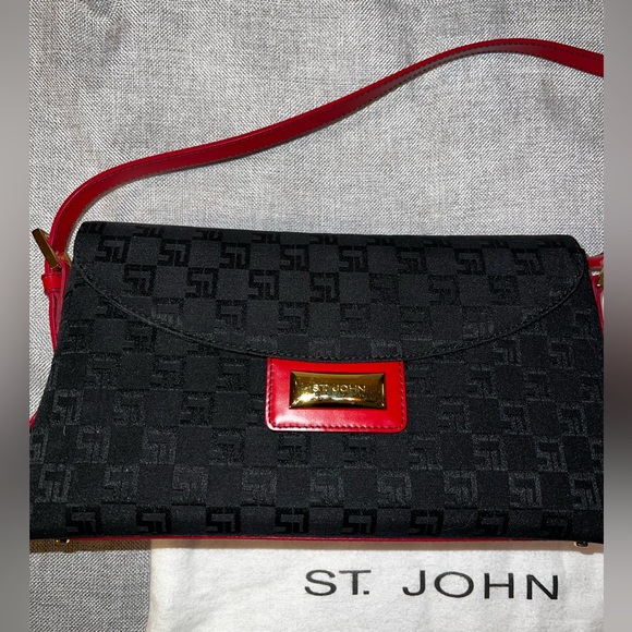 Classic St. John Red Leather and Logo Print Shoulder Bag - Picture 2 of 8